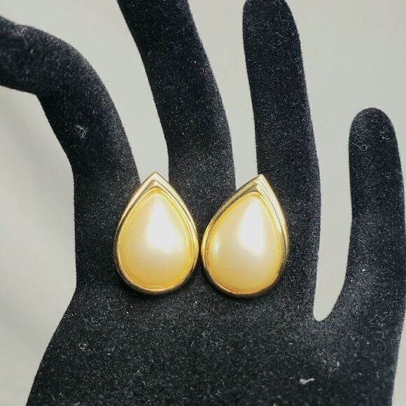 Monet | Vintage Gold and Pearl Earrings - Picture 1 of 3